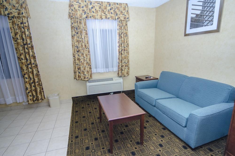Quality & Near I-69 Hotel 3*