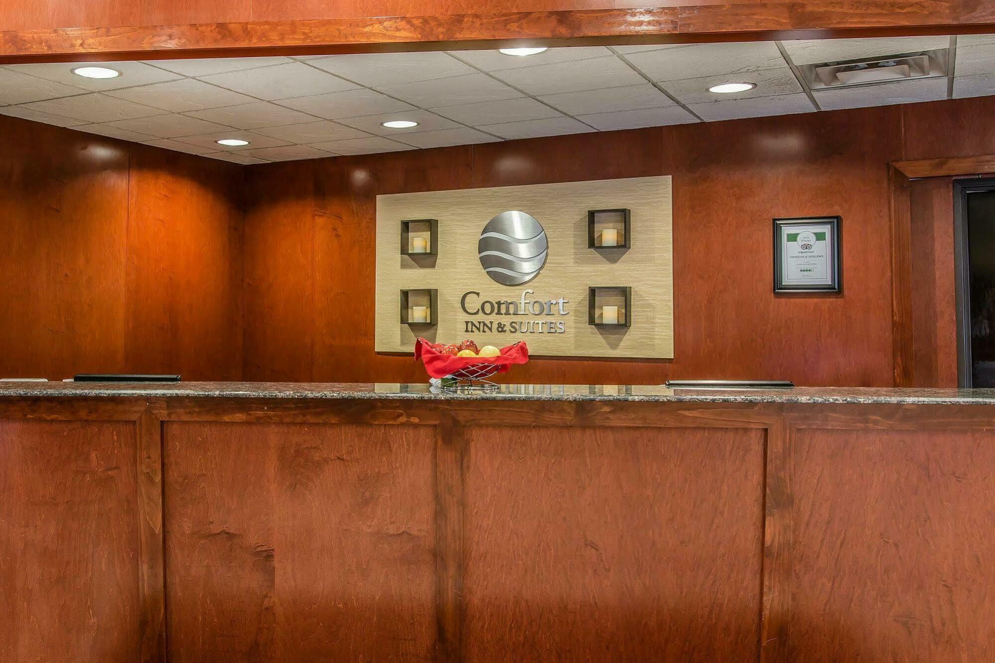 Hotel Quality & Near I-69 Coldwater
