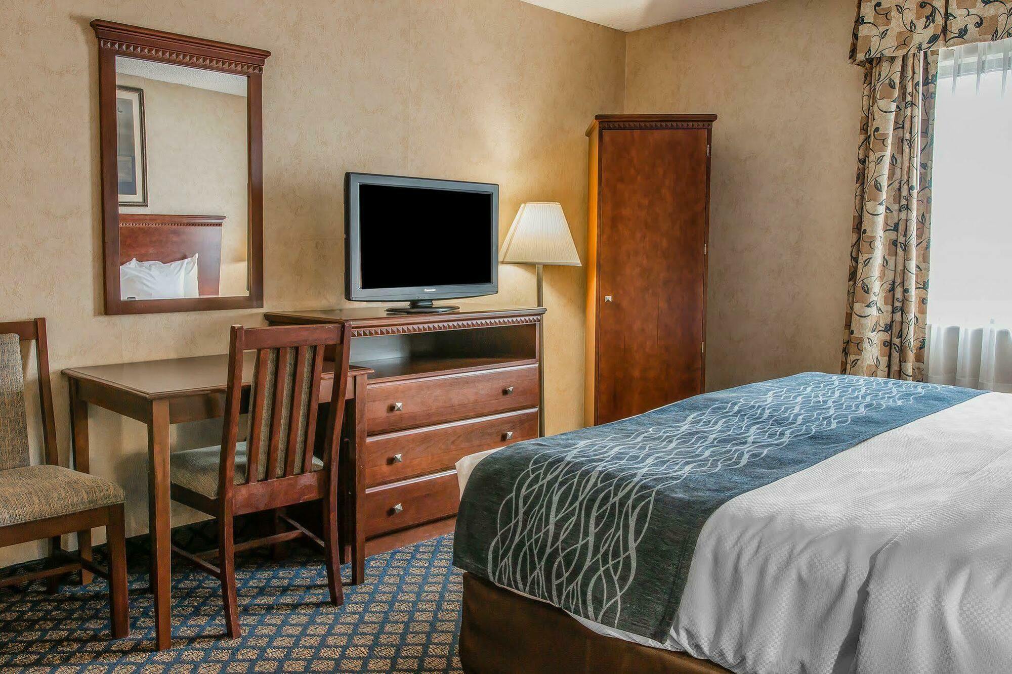 Hotel Quality & Near I-69 3*